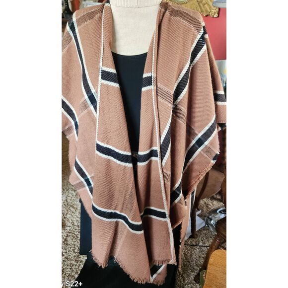 025 Do Everything In Love plaid cape m - Picture 1 of 8